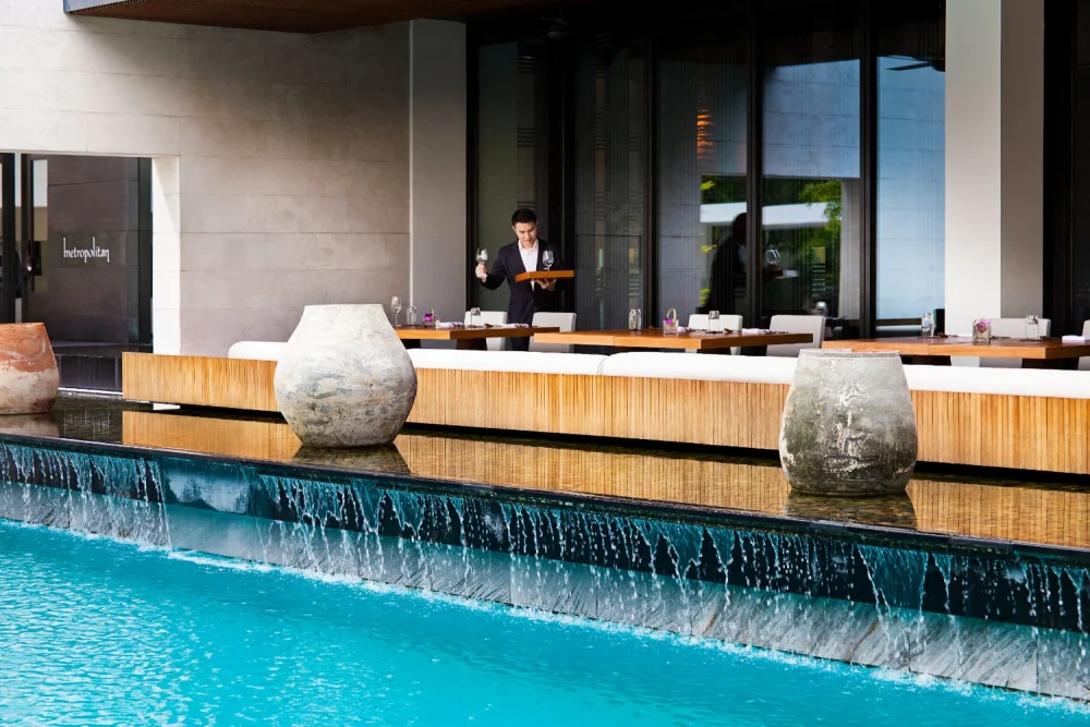 COMO Metropolitan Bangkok outdoor pool