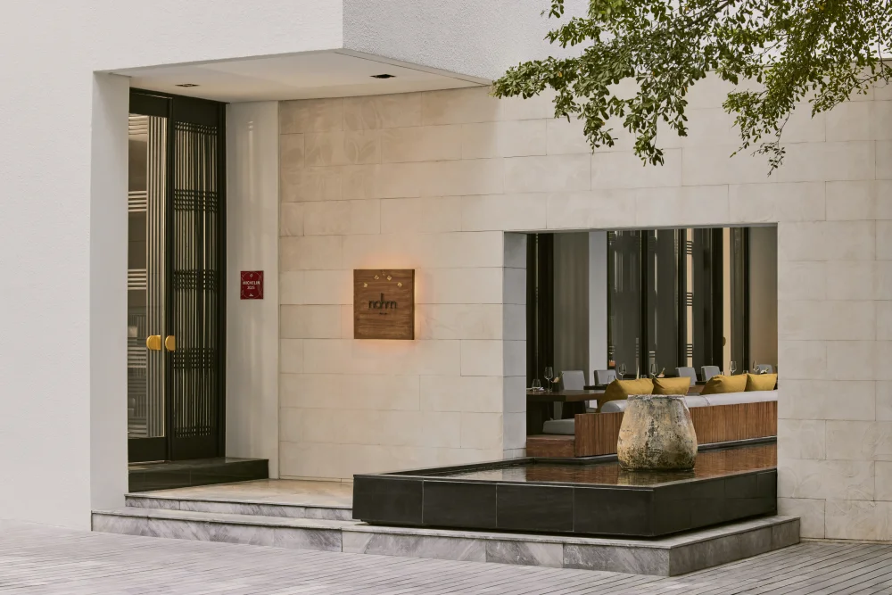 COMO Metropolitan Bangkok Entrance